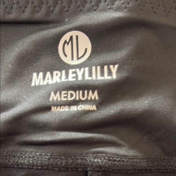 Black High-Waisted Leggings - Picture 2 of 4